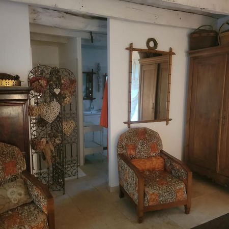 Chambre De Charme Les Quatre-Routes-du-Lot Kültér fotó
